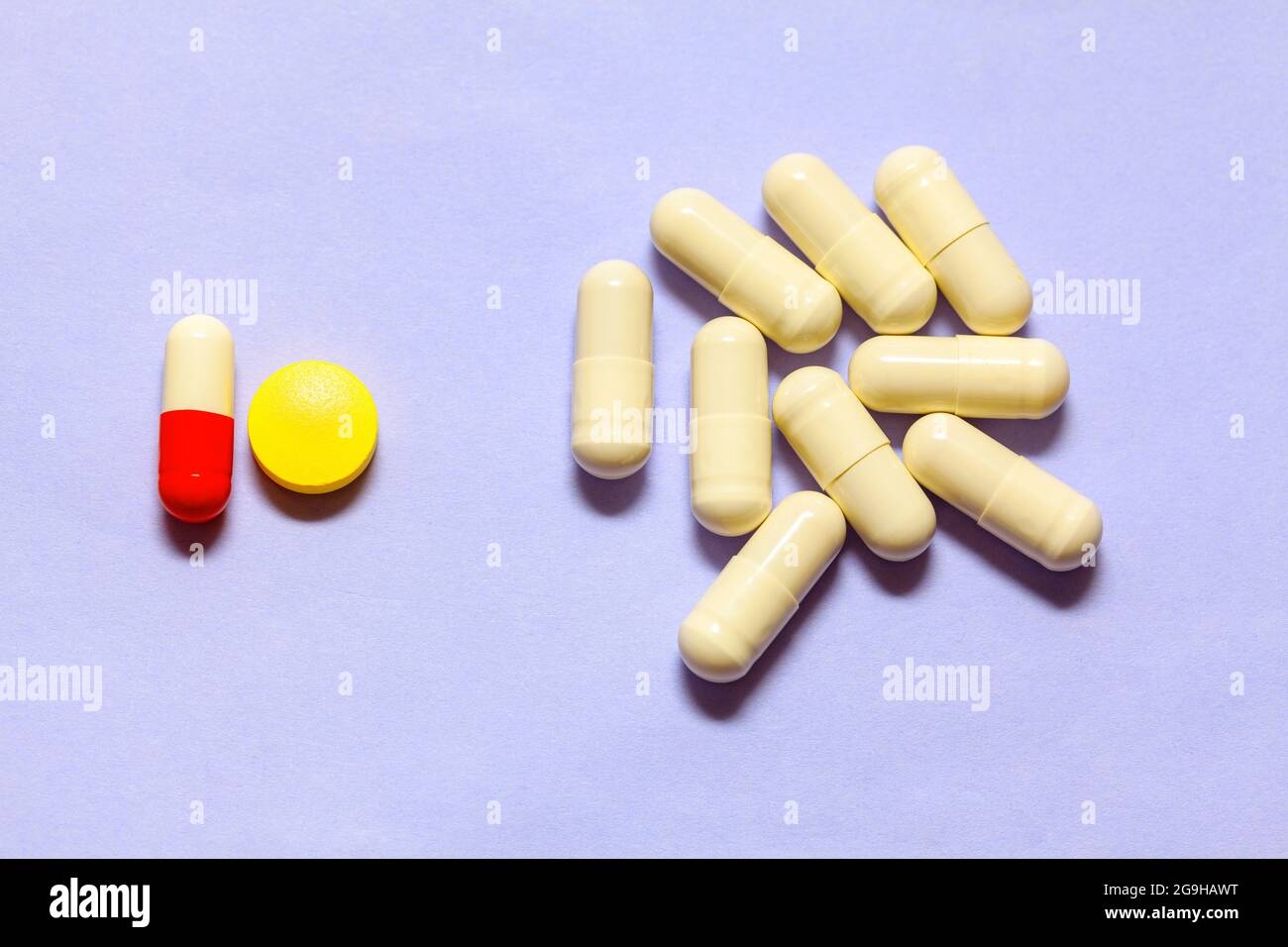 Pillen zur Behandlung von Helicobacter . Tabletten gegen Magenkrankheiten Stockfoto