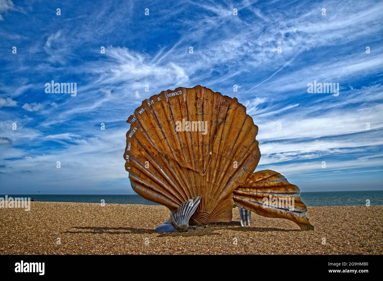 Das Benjamin Britten Scallop Shell Tribute Memorial am Strand von Aldeburgh, Suffolk, England. Stockfoto