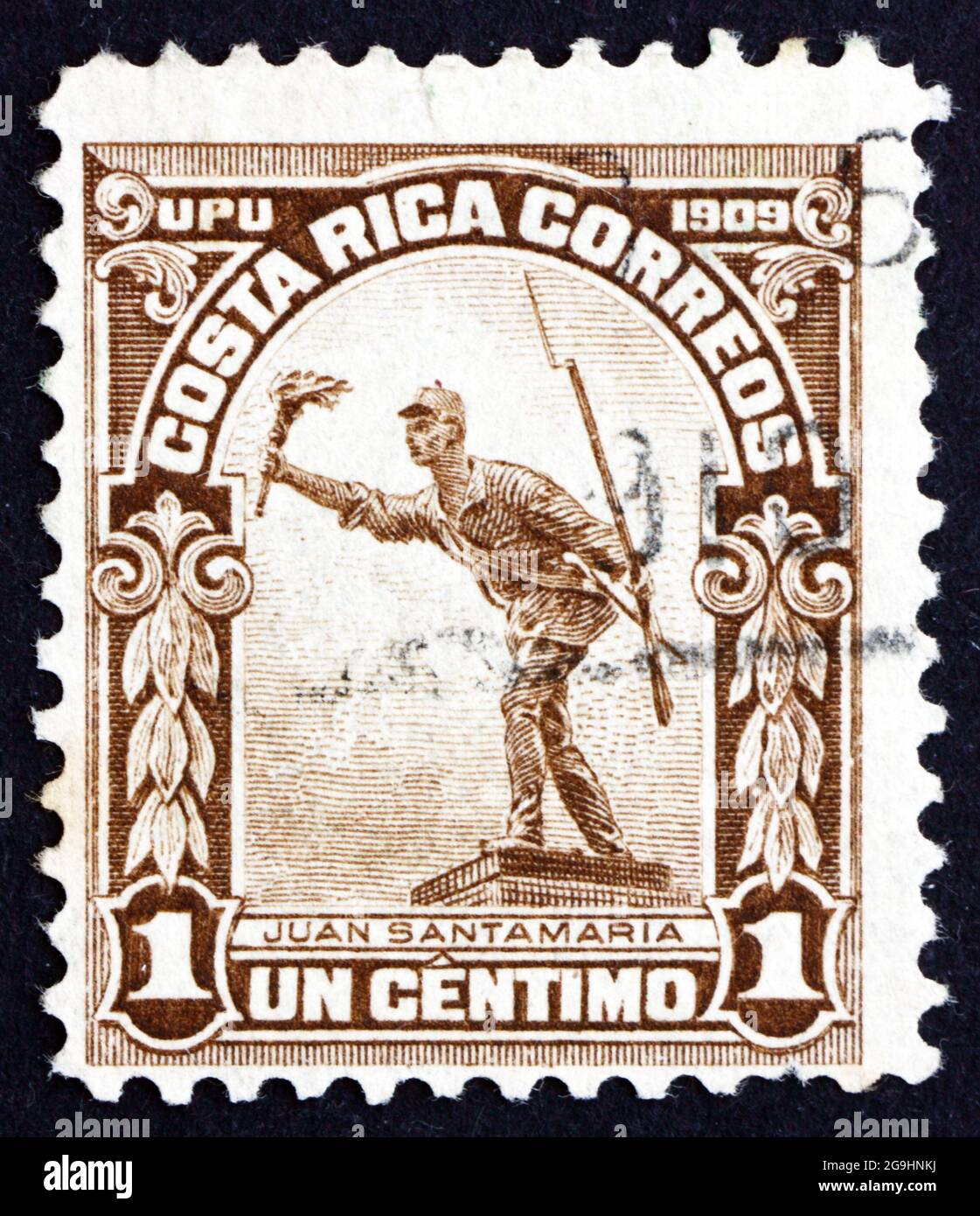 COSTA RICA - UM 1910: Eine in Costa Rica gedruckte Briefmarke zeigt die Statue von Juan Santamaria, Nationalheld der Republik Costa Rica, um 1910 Stockfoto