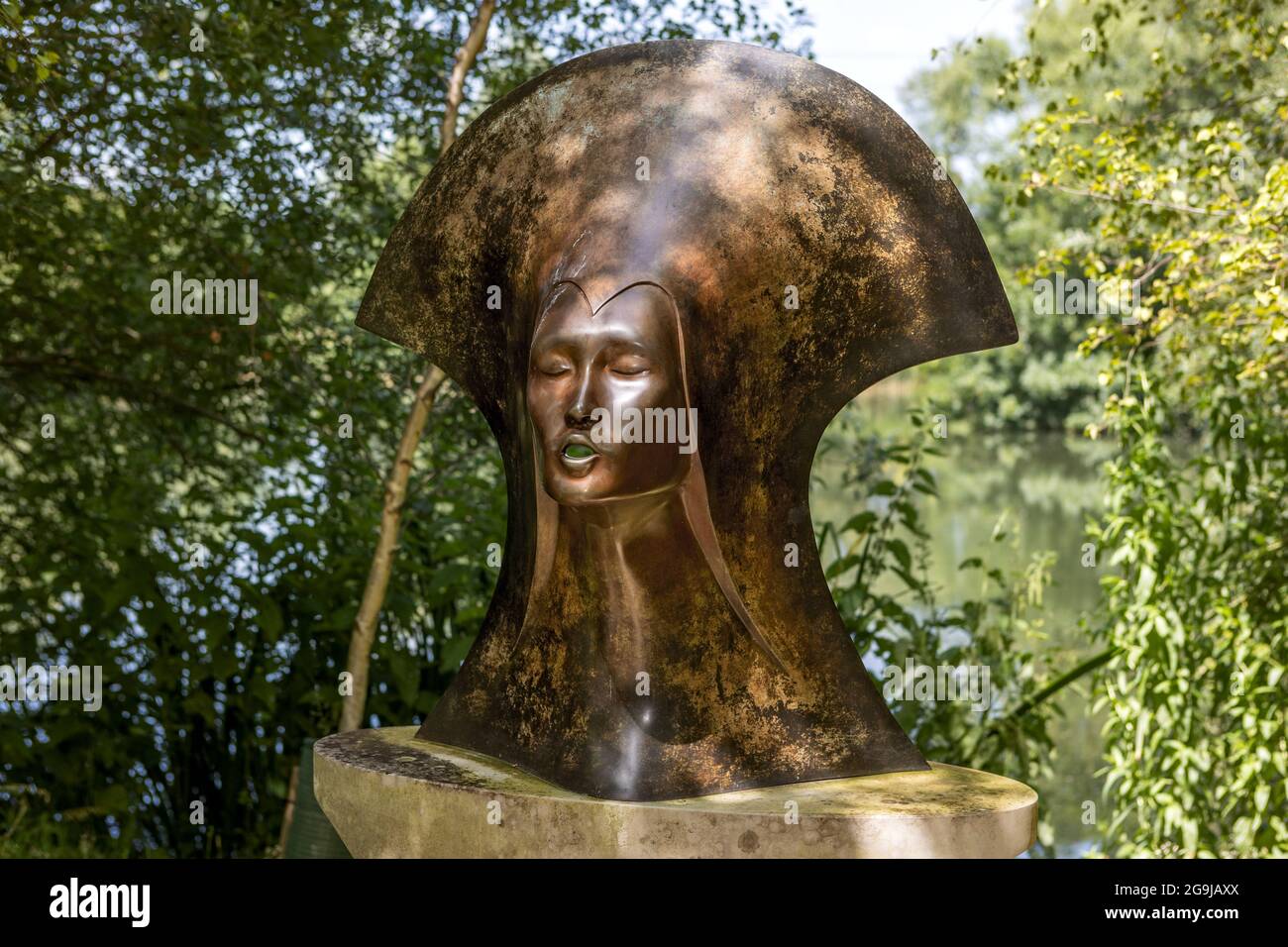 Whispering Spirit von Simon Gudgeon, Sculpture by the Lakes, Pallington, Dorchester, Dorset Stockfoto