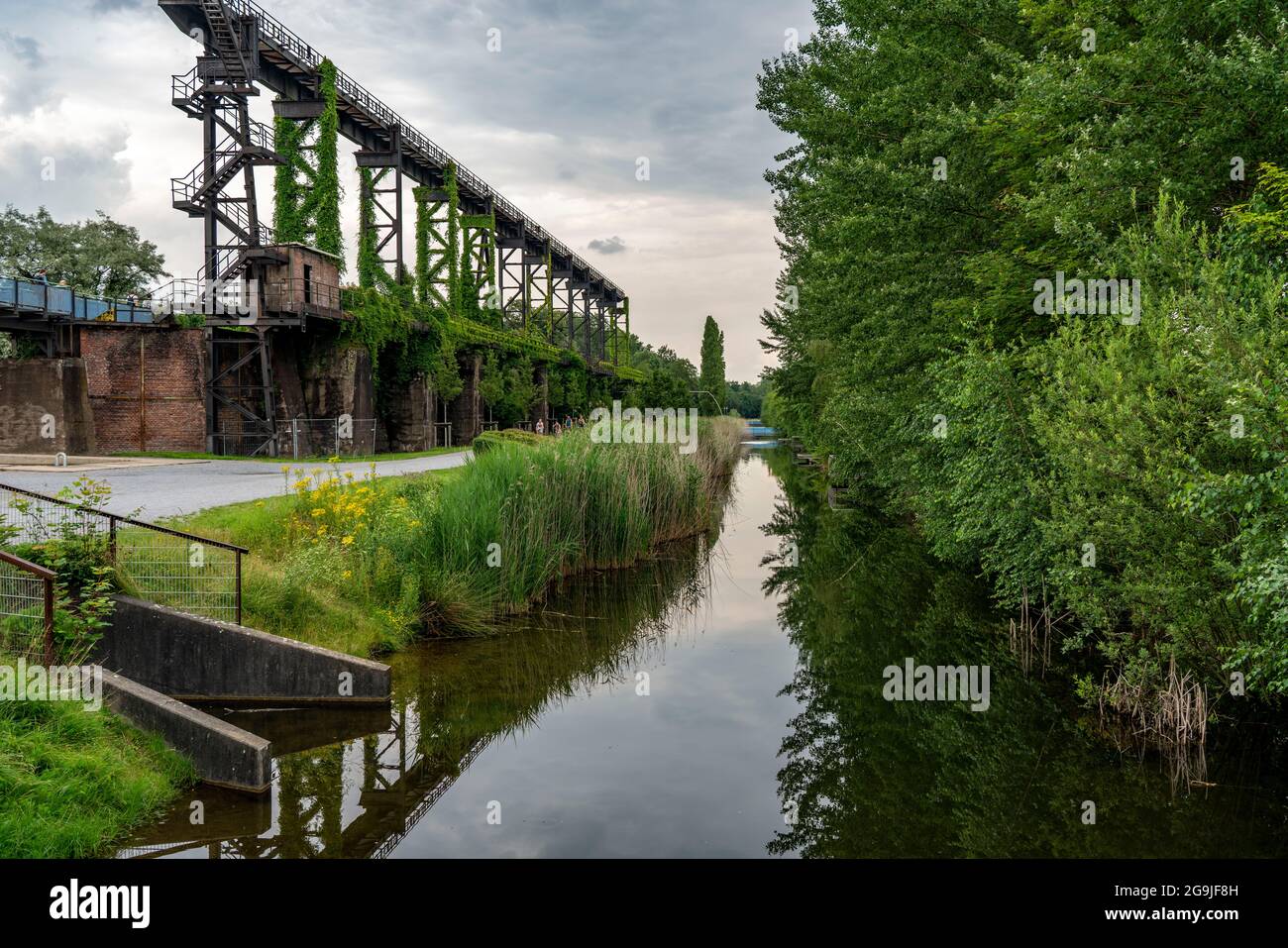 Landschaftspark Duisburg Nord, Promenade entlang der Alten Emscher