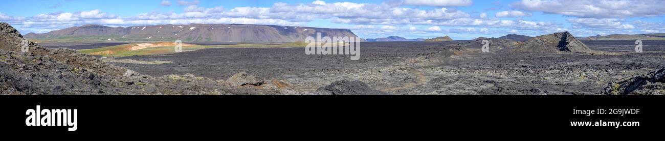 Lavafeld und Krater des Krafla-Vulkansystems (letzter Ausbruch 1984), Skutustaoir, Norourland-Eystra, Island Stockfoto