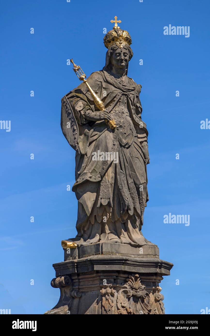 Skulptur der Kaiserin Kunigunde, blauer Himmel, Bamberg, Oberfranken, Bayern, Deutschland Stockfoto