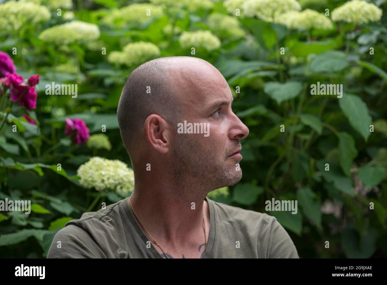 Porträt eines jungen Mannes, Deutschland Stockfoto