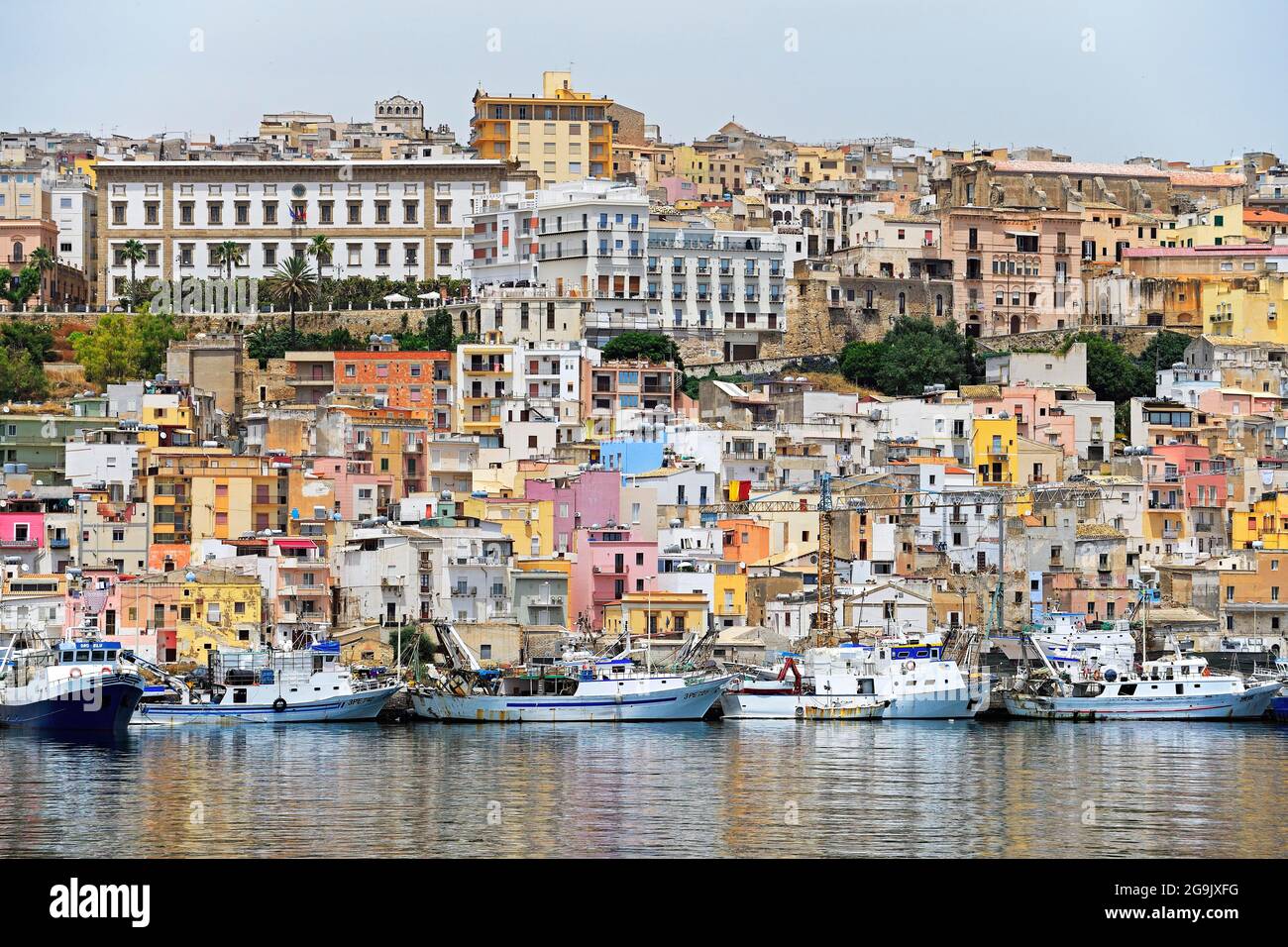 Blick auf den Hafen und die Altstadt, Sciacca, Sizilien, Italien Stockfoto