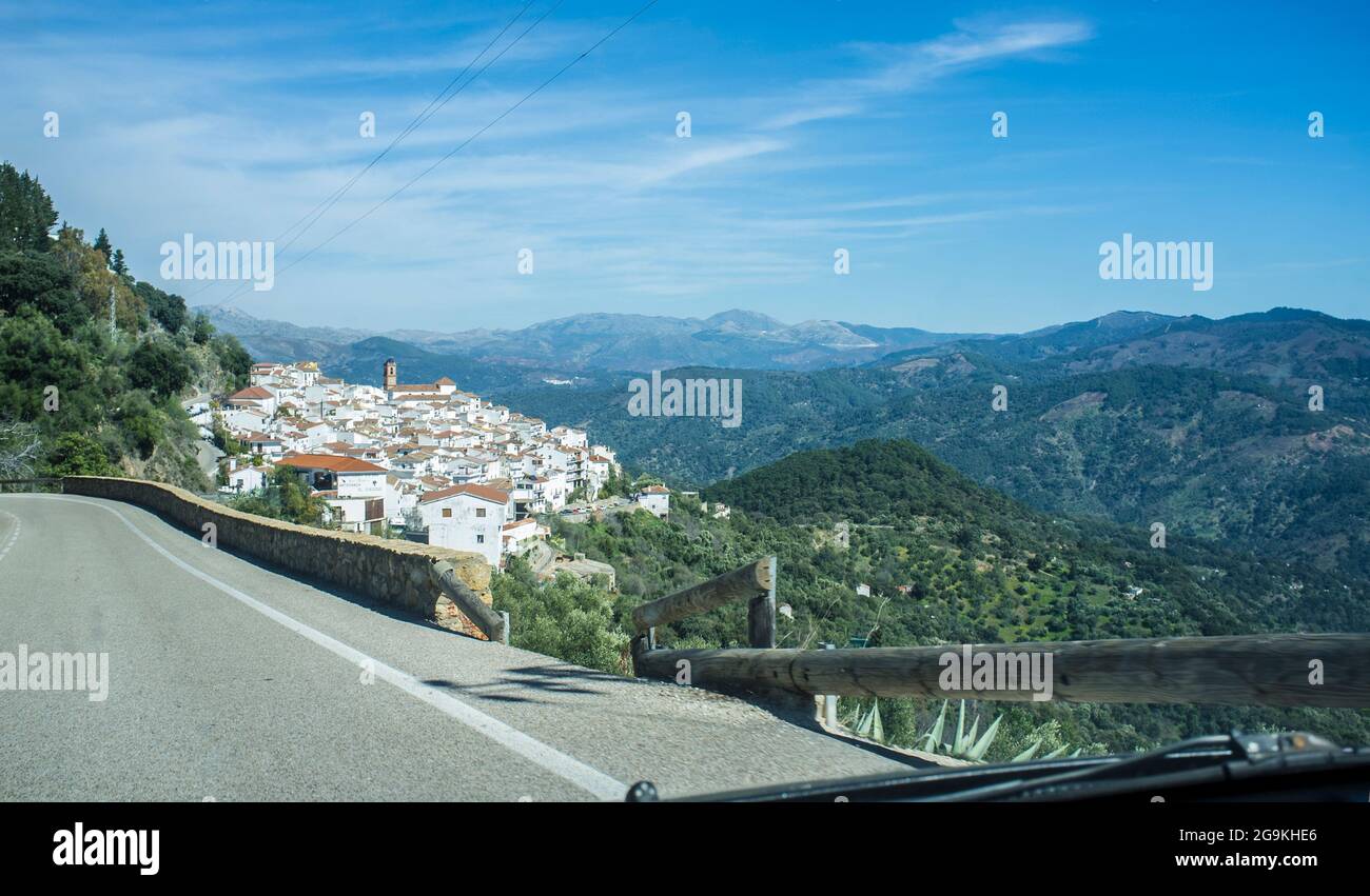 Sie reisen durch die Bergdörfer der Provinz CDörfchen. Ankunft in Olvera, Andalusien, Spanien Stockfoto