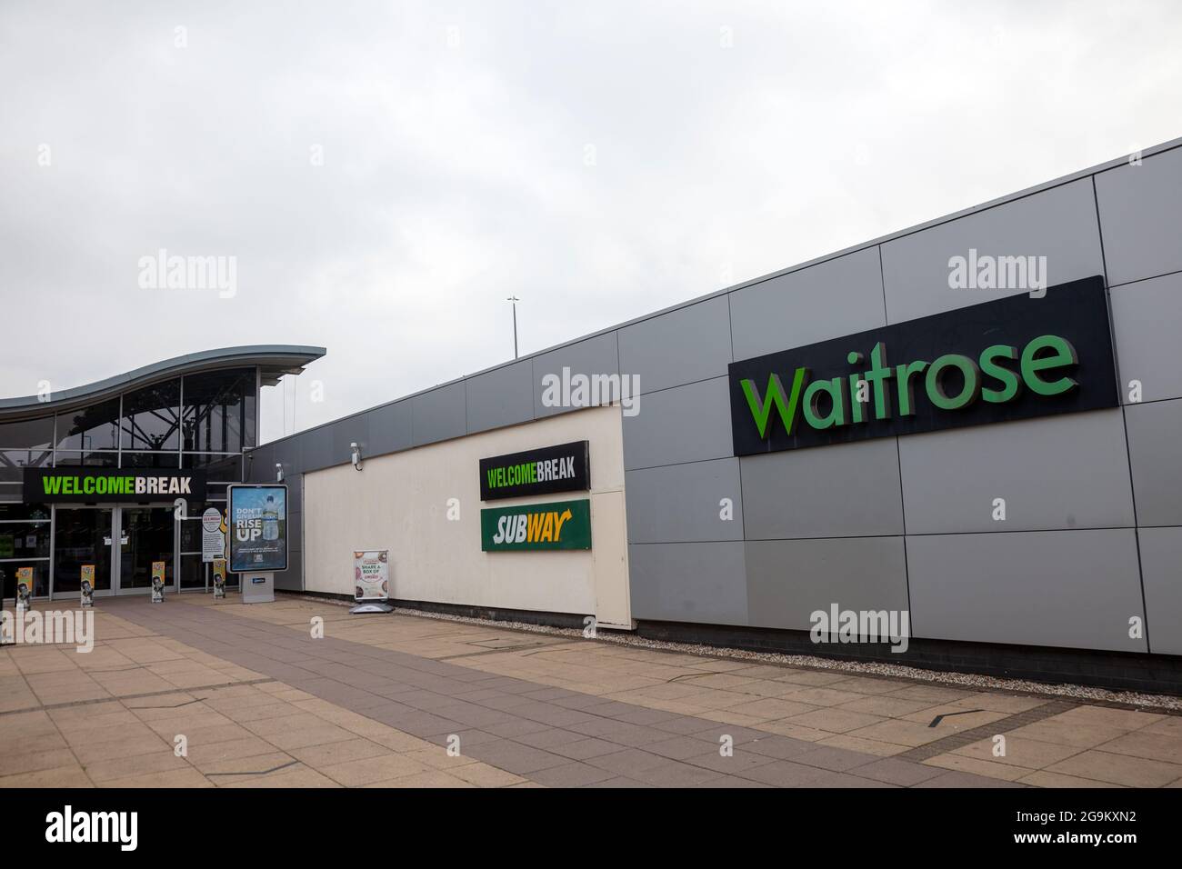 London Gateway Haltestelle der M1 direkt vor den Toren Londons, Großbritannien Stockfoto