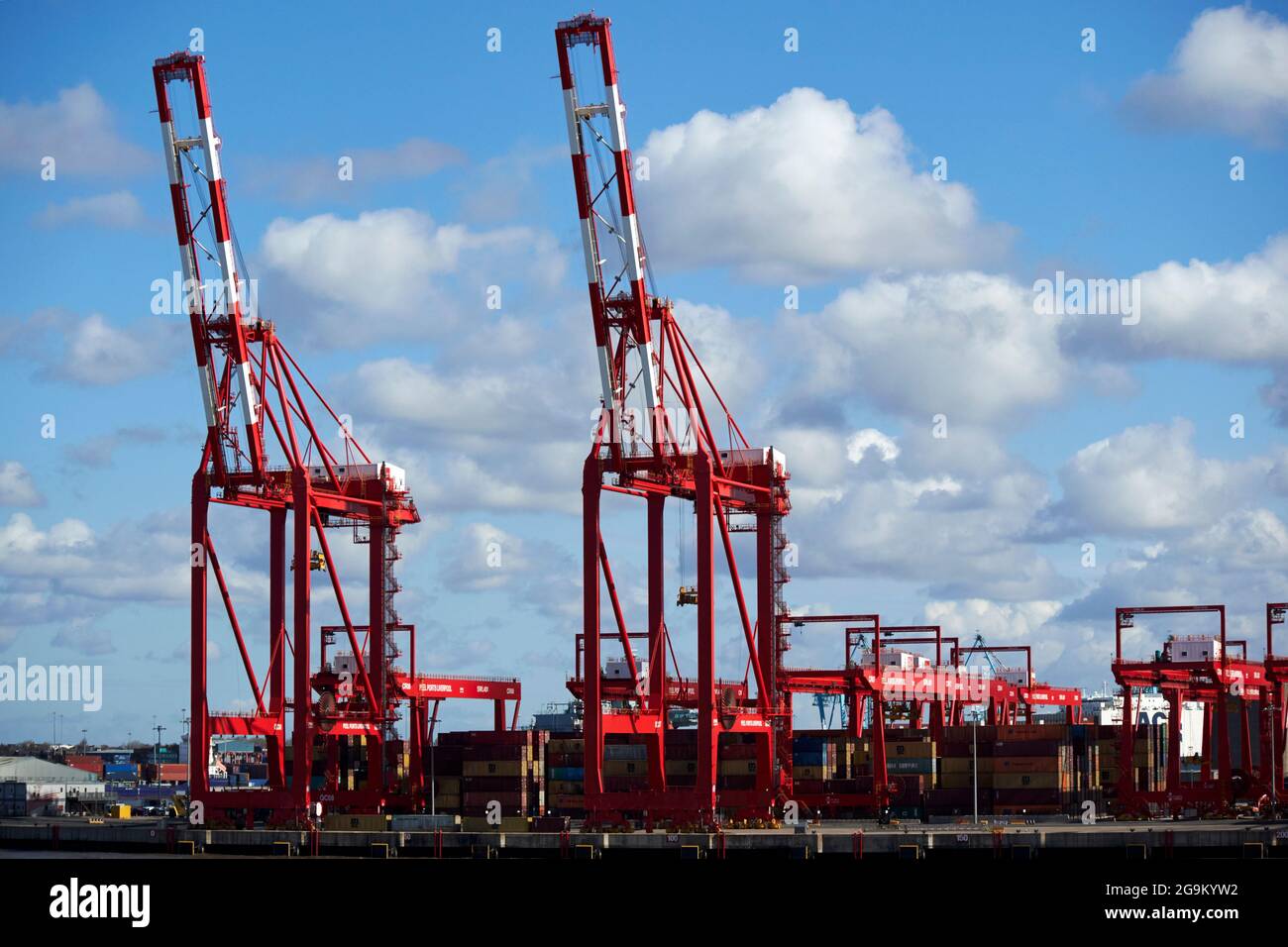 Krane am liverpool 2 Containerterminal freeport liverpool england großbritannien Stockfoto