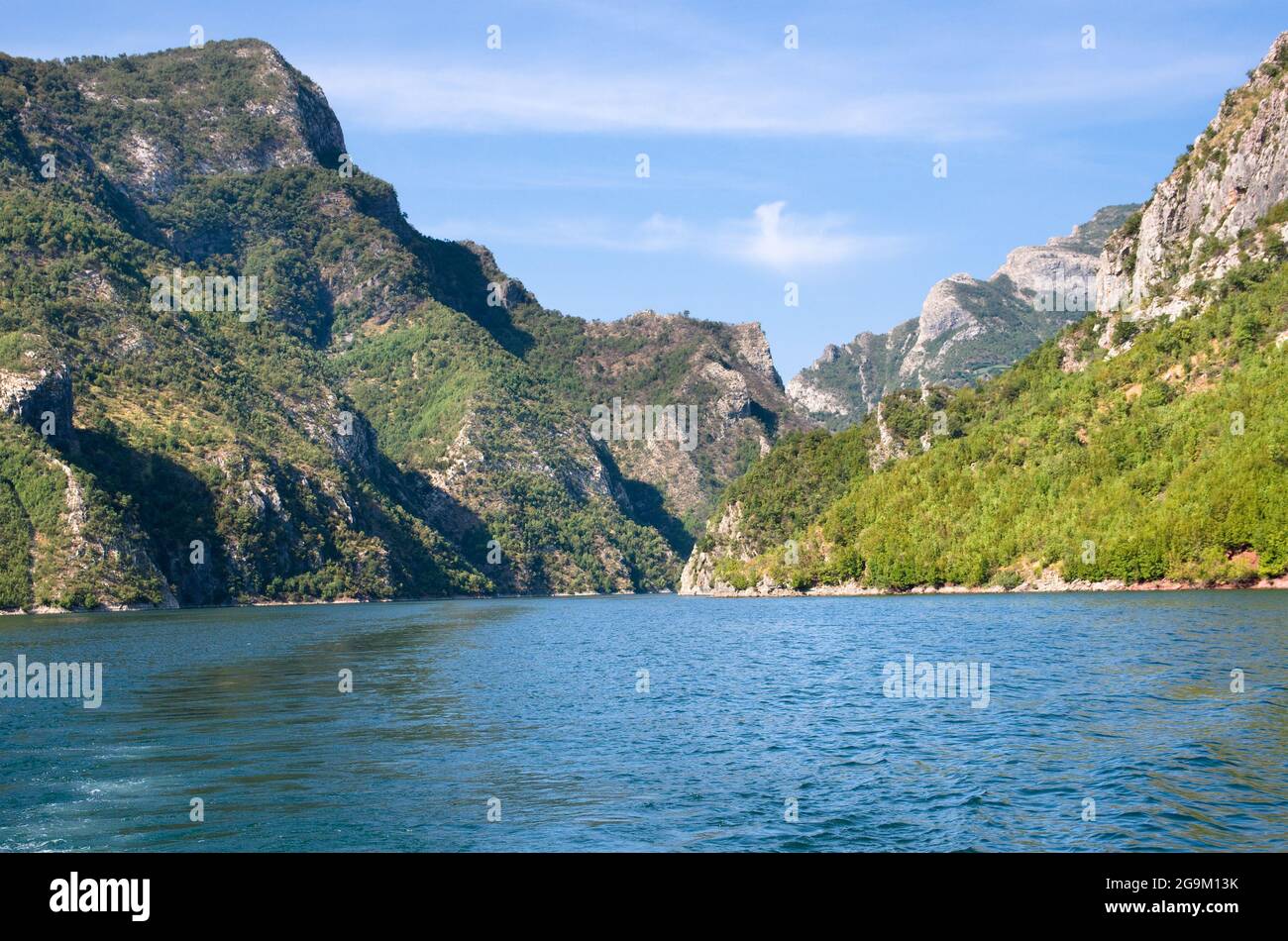 Blick auf den Koman-Fierza See, Albanien Stockfoto