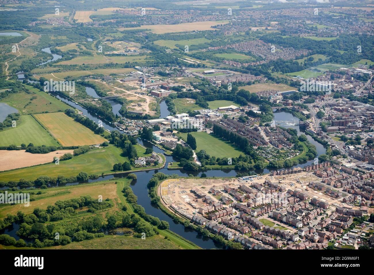 Eine Luftaufnahme des Zusammenflusses der Flüsse Aire und Calder, bei Castleford, West Yorkshire, Nordengland, Stockfoto