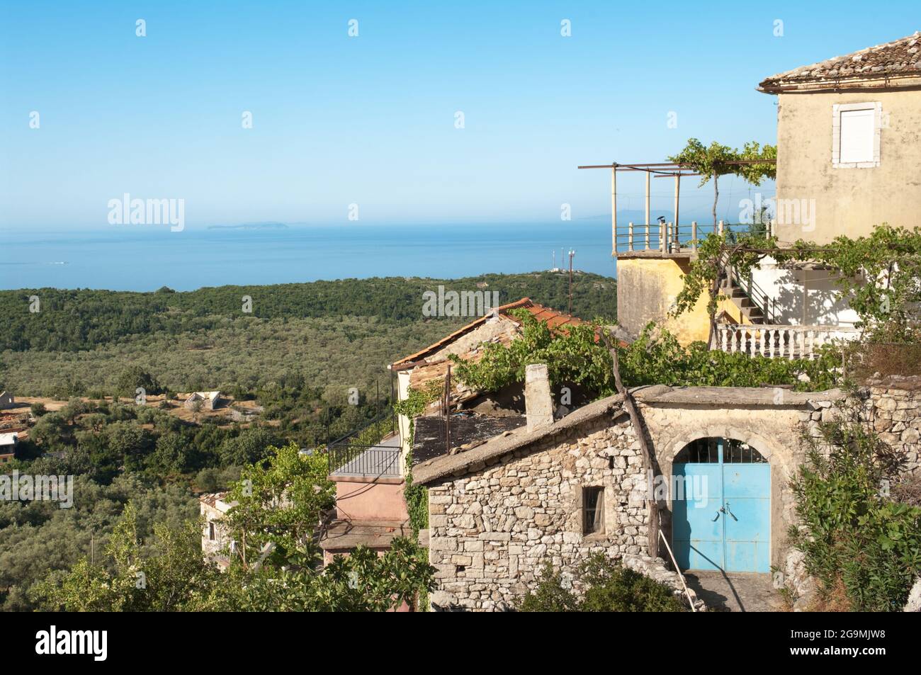 Landhaus an der ionischen Küste Albaniens Stockfoto