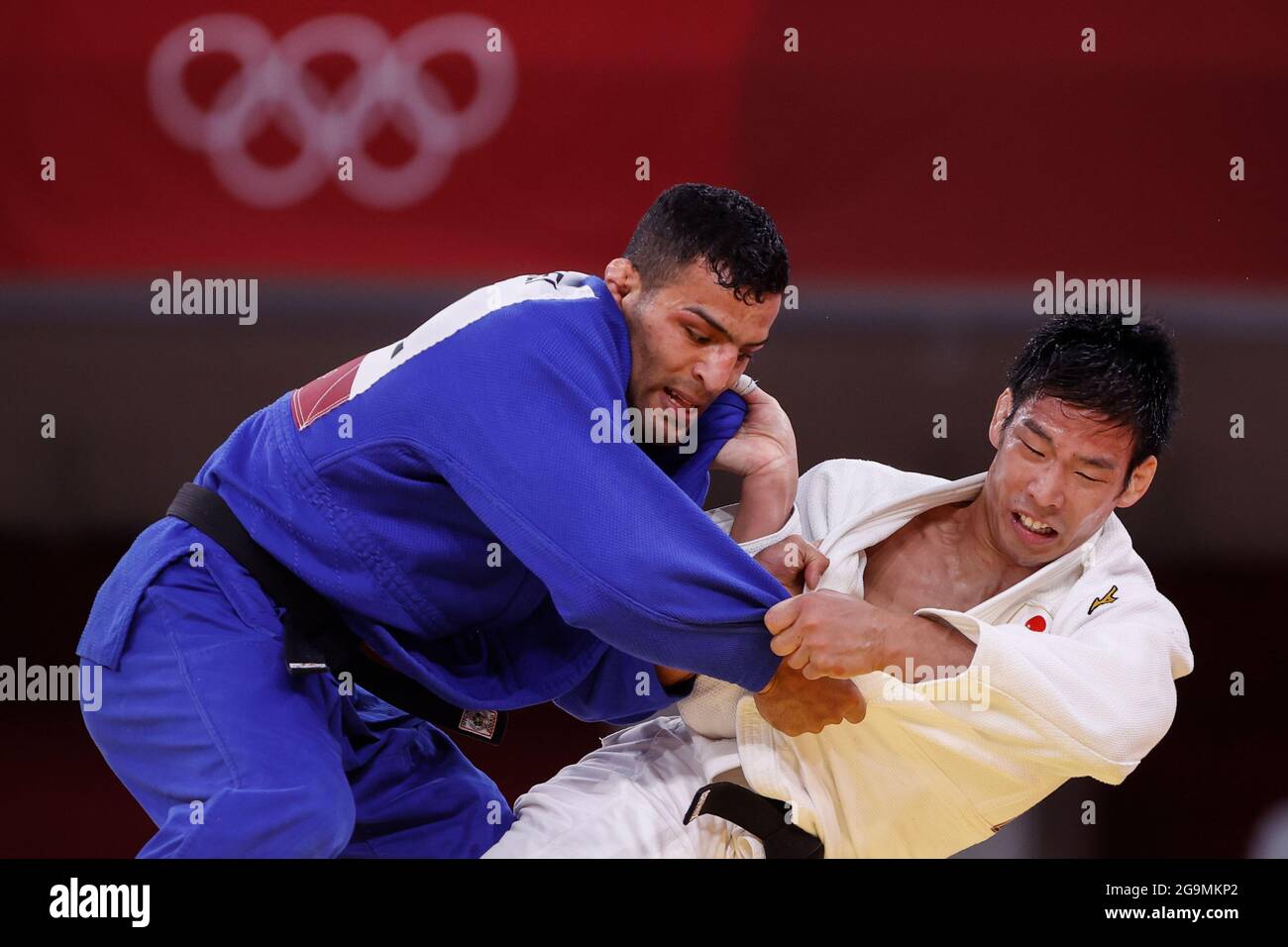 27. Juli 2021, Japan, Tokio: Judo: Olympia, - 81 kg, Männer, Finale in Nippon Budokan. Takanori Nagase aus Japan gegen Saeid Mollaei (blaue) Mongolei. Foto: Oliver Weiken/dpa Stockfoto