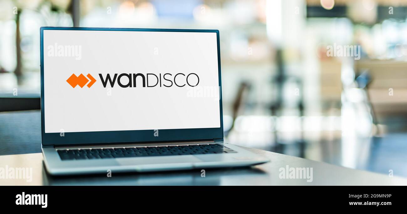 POZNAN, POL - 12. JUN 2021: Laptop-Computer mit Logo von WANdisco, einem öffentlichen Softwareunternehmen, das sich auf den Bereich Distributed Computing spezialisiert hat Stockfoto