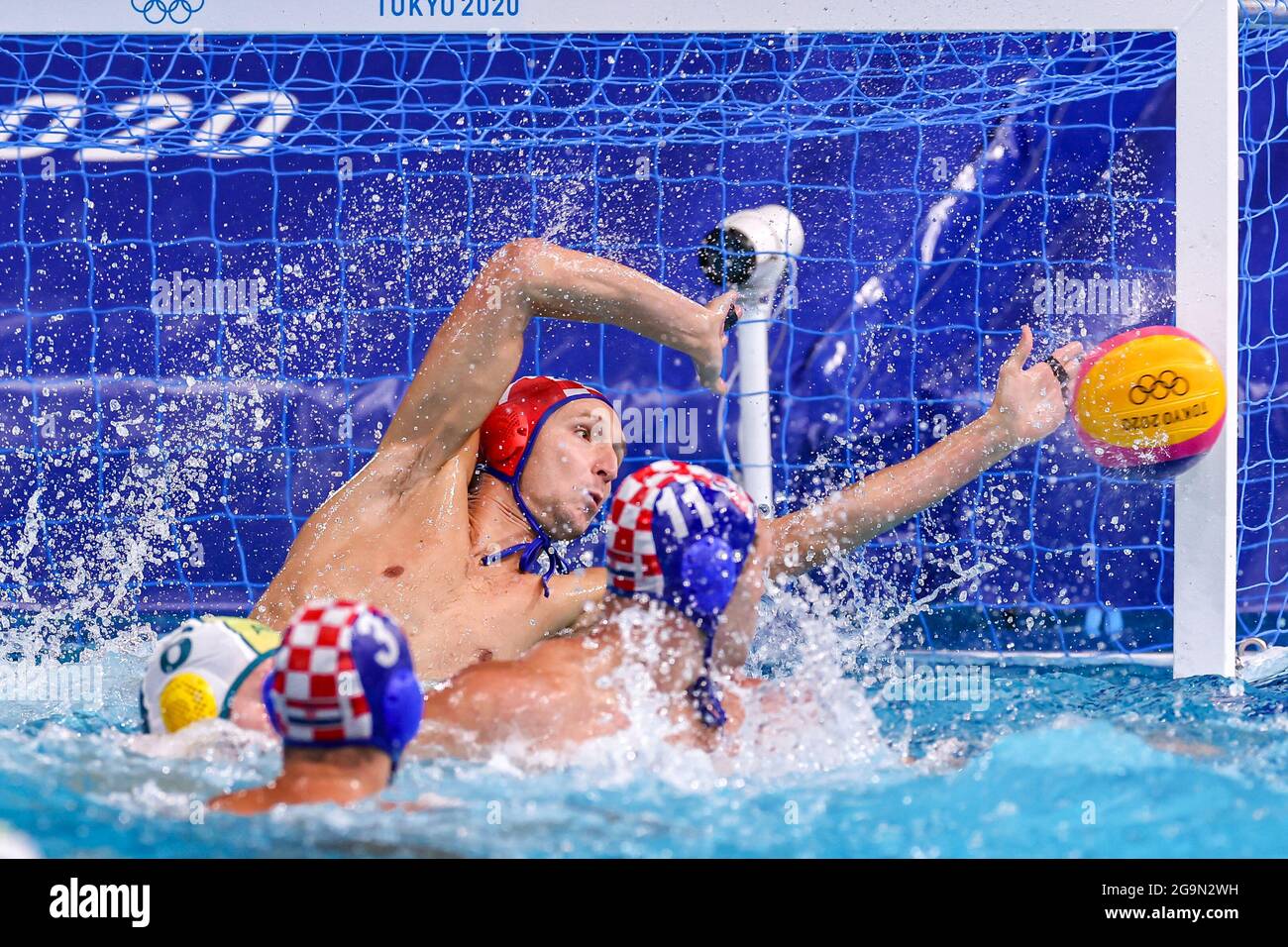 TOKIO, JAPAN - 27. JULI: Marko Bijac aus Kroatien während des Olympischen Wasserball-Turniers 2020 in Tokio am 27. Juli 2021 im Tatsumi Waterpolo Center in Tokio, Japan (Foto: Marcel ter Bals/Orange Picles) Stockfoto