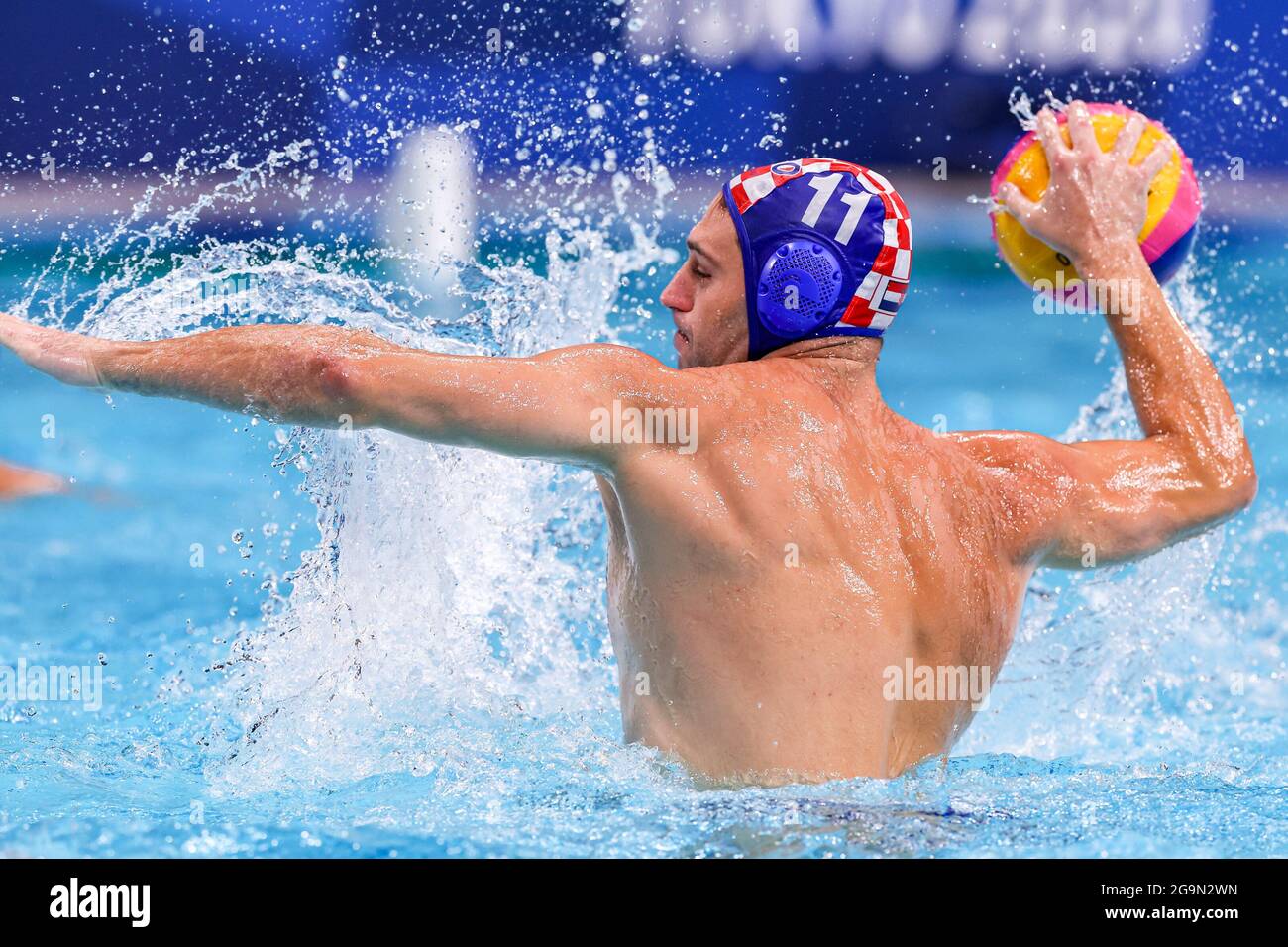 TOKIO, JAPAN - 27. JULI: Paulo Obradovic aus Kroatien während des Olympischen Wasserball-Turniers 2020 in Tokio am 27. Juli 2021 im Tatsumi Waterpolo Center in Tokio, Japan (Foto: Marcel ter Bals/Orange Picles) Stockfoto