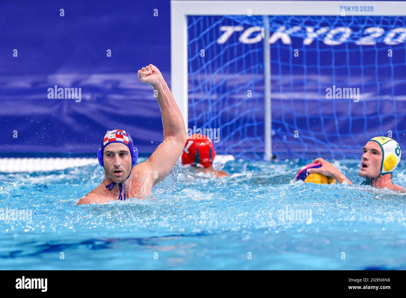 TOKIO, JAPAN - 27. JULI: Maro Jokovic aus Kroatien während des Olympischen Wasserball-Turniers 2020 in Tokio am 27. Juli 2021 im Tatsumi Waterpolo Center in Tokio, Japan (Foto: Marcel ter Bals/Orange Picles) Stockfoto