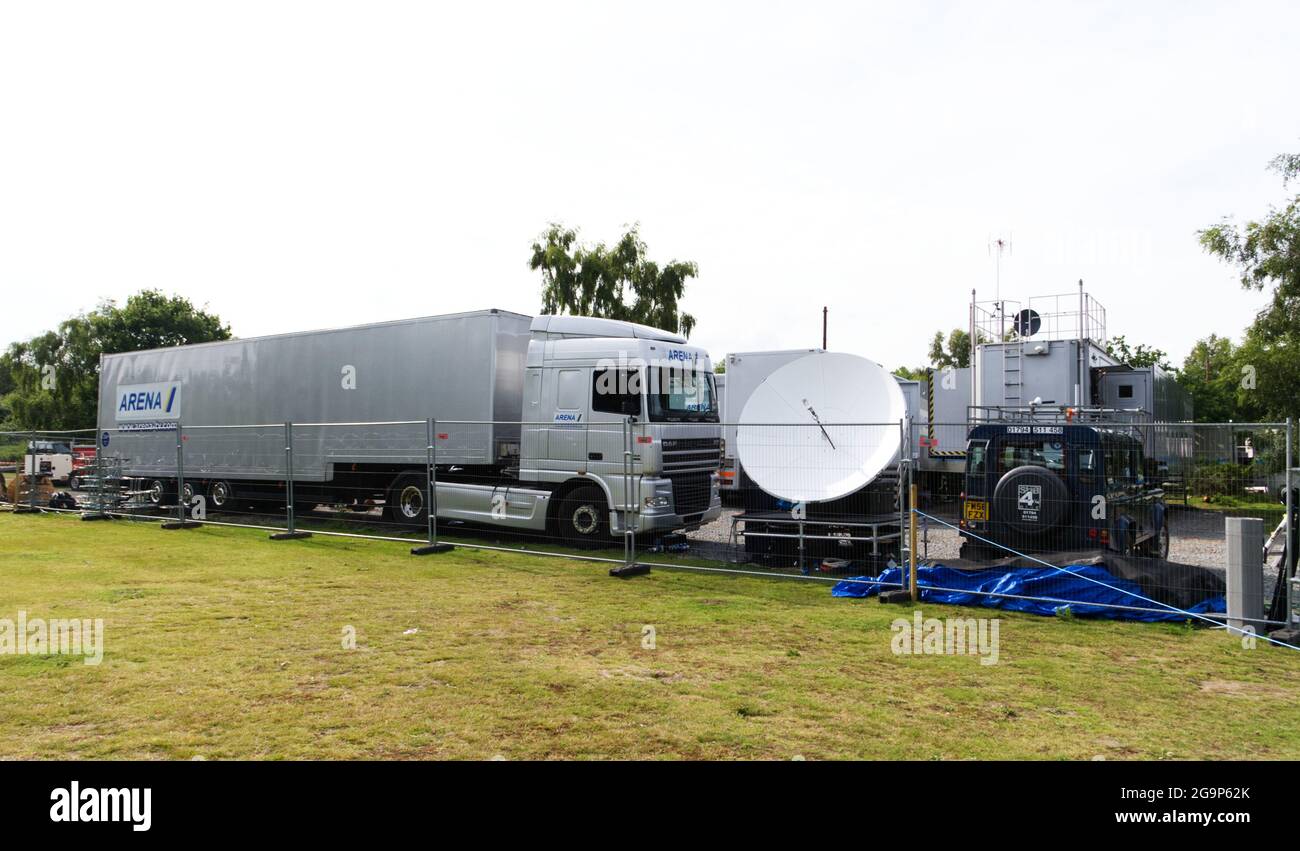 Outside Broadcast Trucks, BBC TV Springwatch Program, Dunwich, Suffolk. Stockfoto