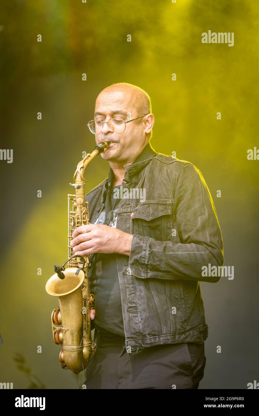 Die Hackney Colliery Band beim Standon Calling Music Festival 2021 Hertfordshire UK Stockfoto