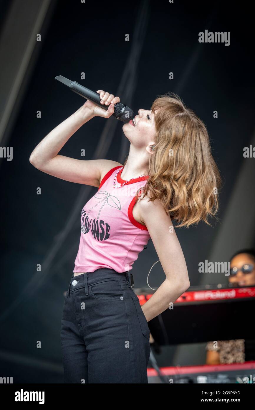 Maisie Peters beim Standon Calling Music Festival 2021 Hertfordshire UK Stockfoto