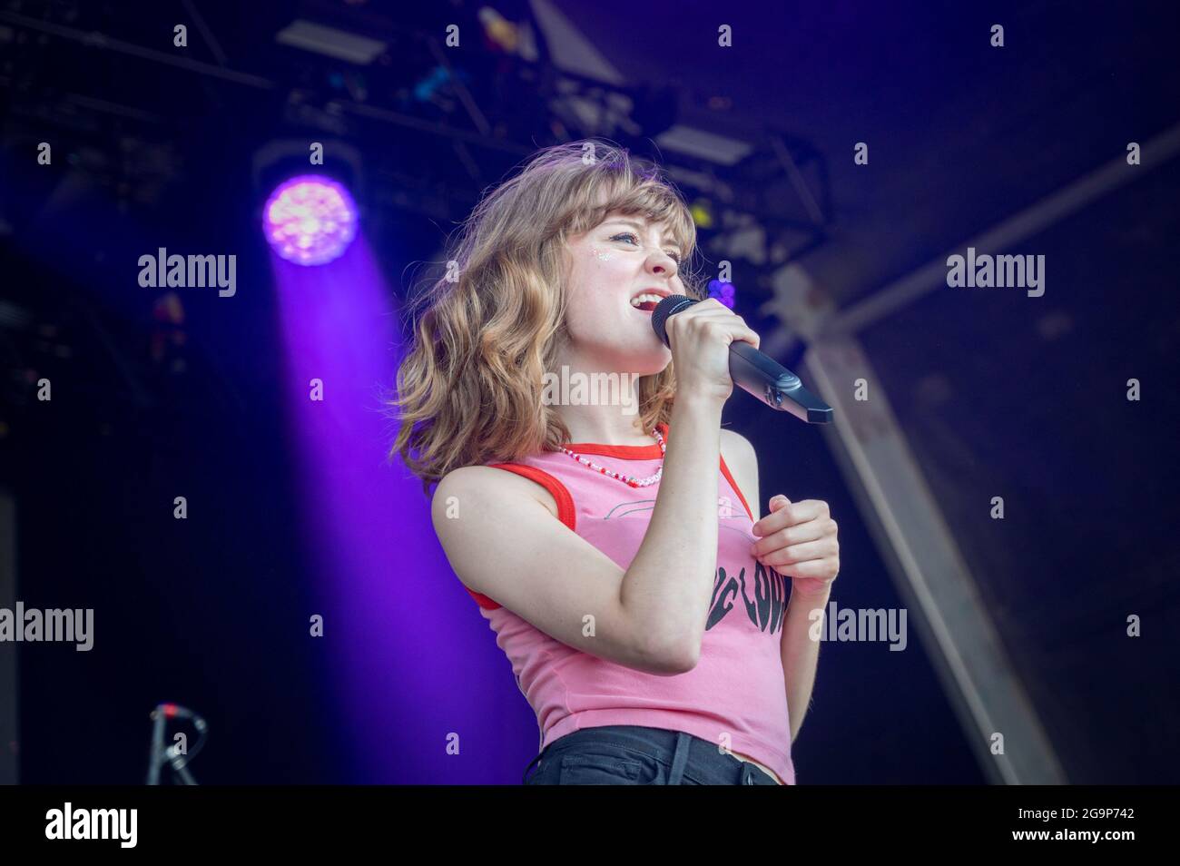 Maisie Peters beim Standon Calling Music Festival 2021 Hertfordshire UK Stockfoto