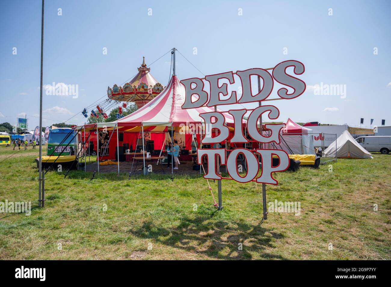 Beds Big Top beim Standon Calling Music Festival 2021 Hertfordshire Großbritannien Stockfoto