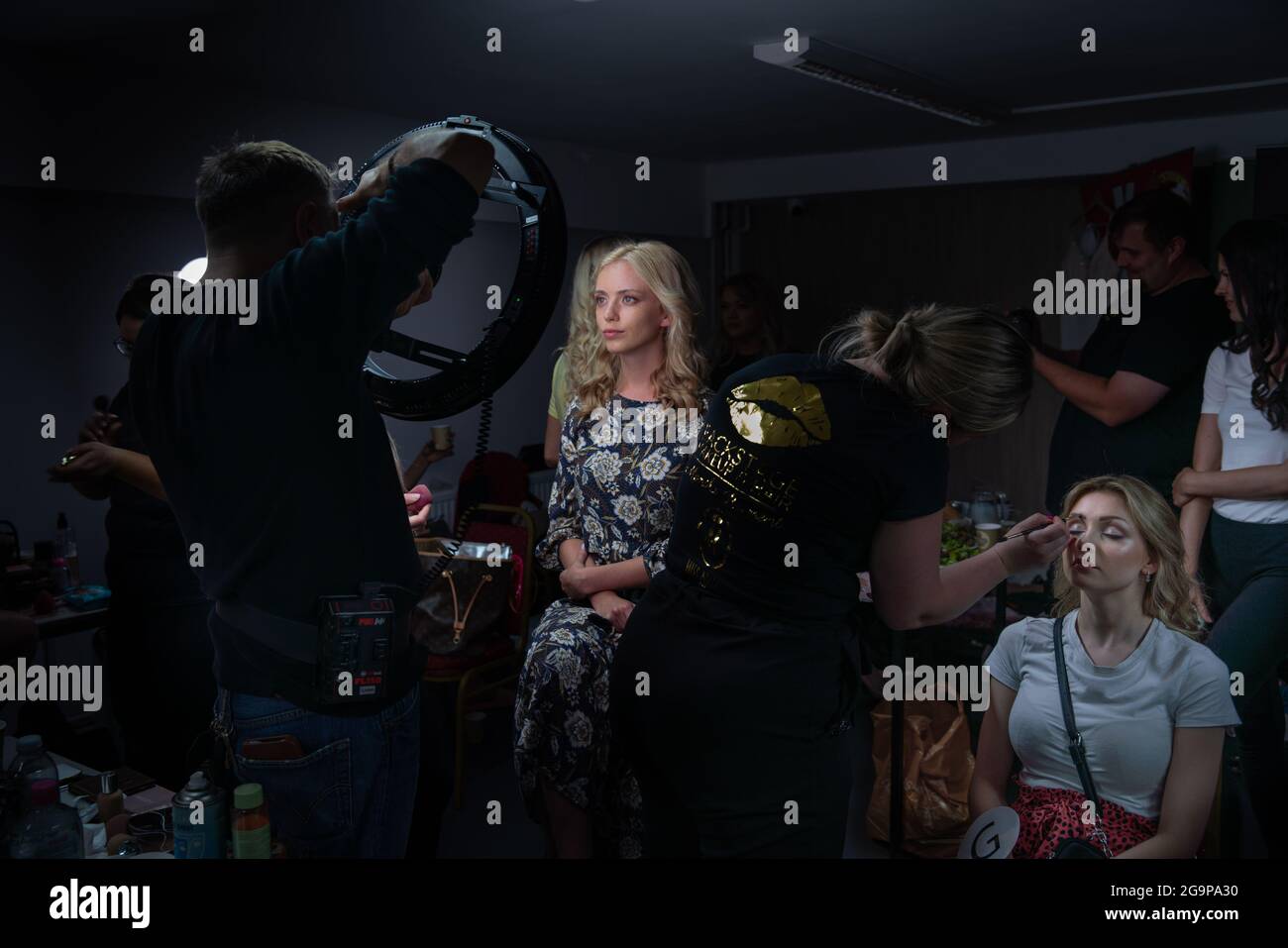 Miss Poland UK and Ireland 2021. Die Vorbereitungen für das Finale im Polnischen White Eagle Club, London, Großbritannien, liegen hinter der Bühne Stockfoto