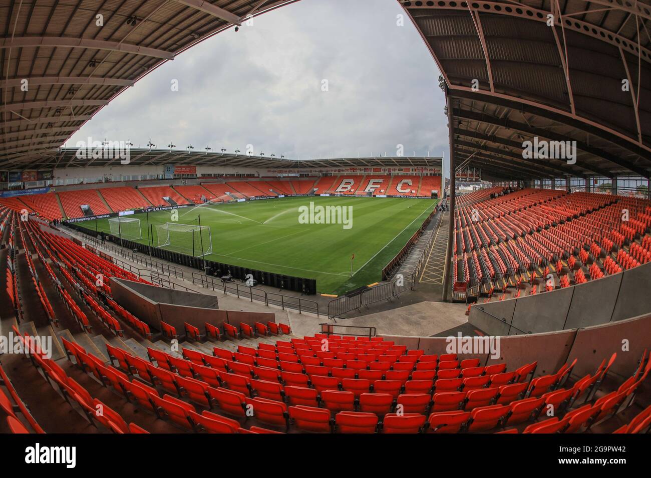 Blackpool, Großbritannien. Juli 2021. Eine allgemeine Ansicht von Bloomfield Road vor diesen Abenden Pre-Season Friendly, Blackpool / Burnley in Blackpool, Großbritannien am 7/27/2021. (Foto von Mark Cosgrove/News Images/Sipa USA) Quelle: SIPA USA/Alamy Live News Stockfoto