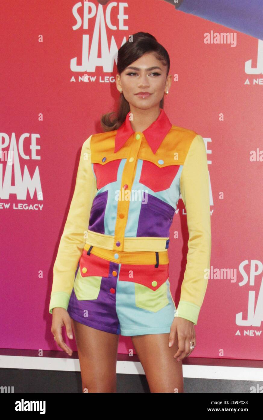 Zendaya 07/12/2021 die Weltpremiere von „Space Jam: A New Legacy“ im La Live Regal Cinemas in Los Angeles, CA Foto von Izumi Hasegawa / HNW/PictureLux Stockfoto