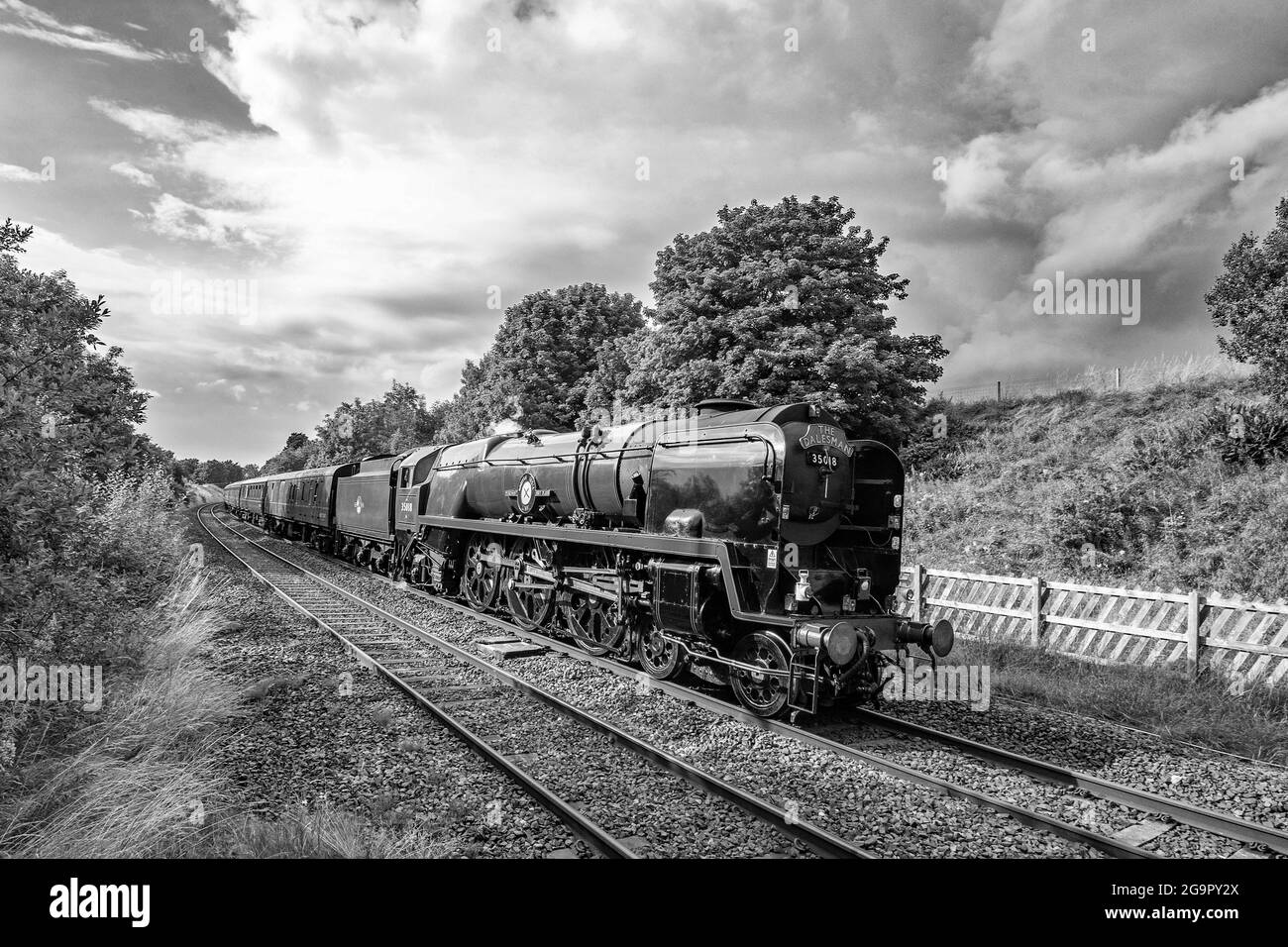 British India Line führt am 27. Juli 2021 durch Long Preston Stockfoto