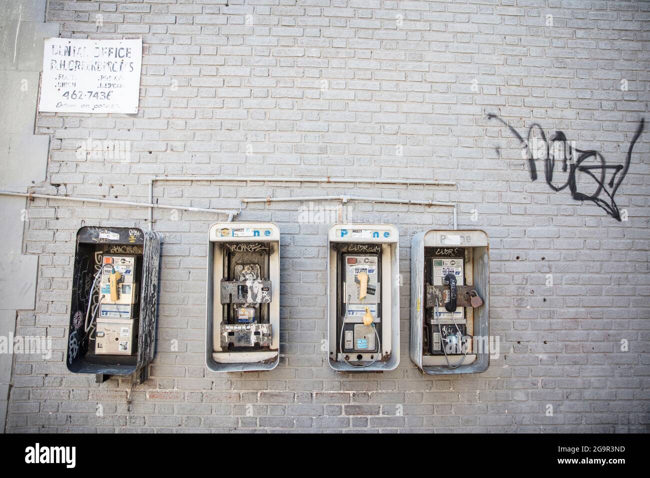 Kaputte Telefonzellen in New York City Stockfoto