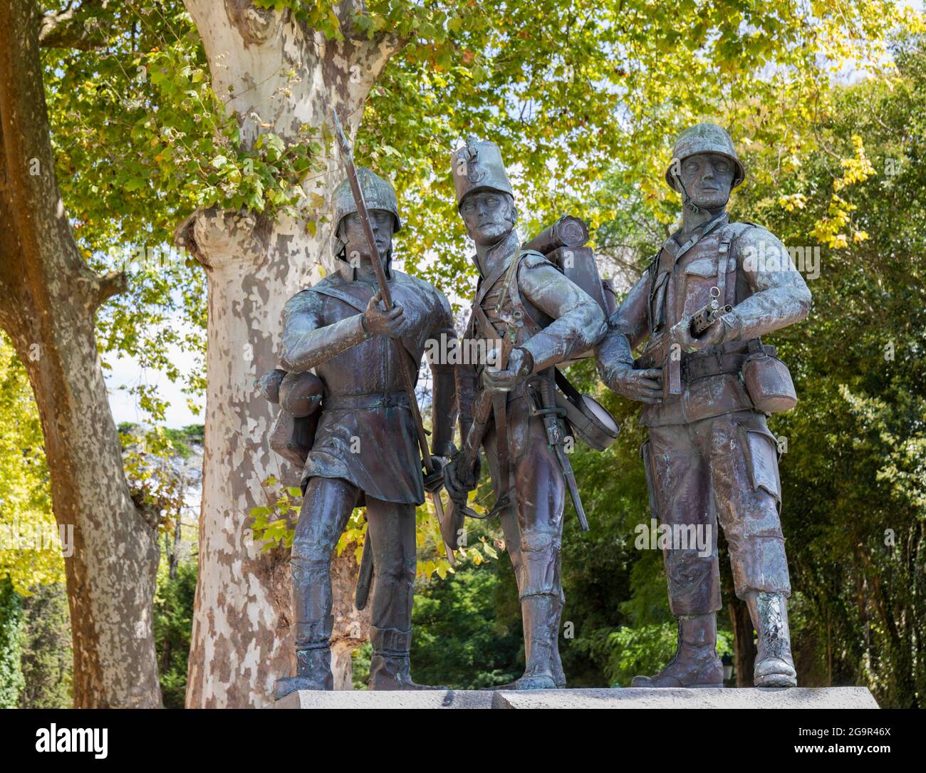 Denkmal für portugiesische Soldaten, die in Portugals Übersee-Kolonialkriegen starben. Mafra, Bezirk Lissabon, Portugal. Stockfoto