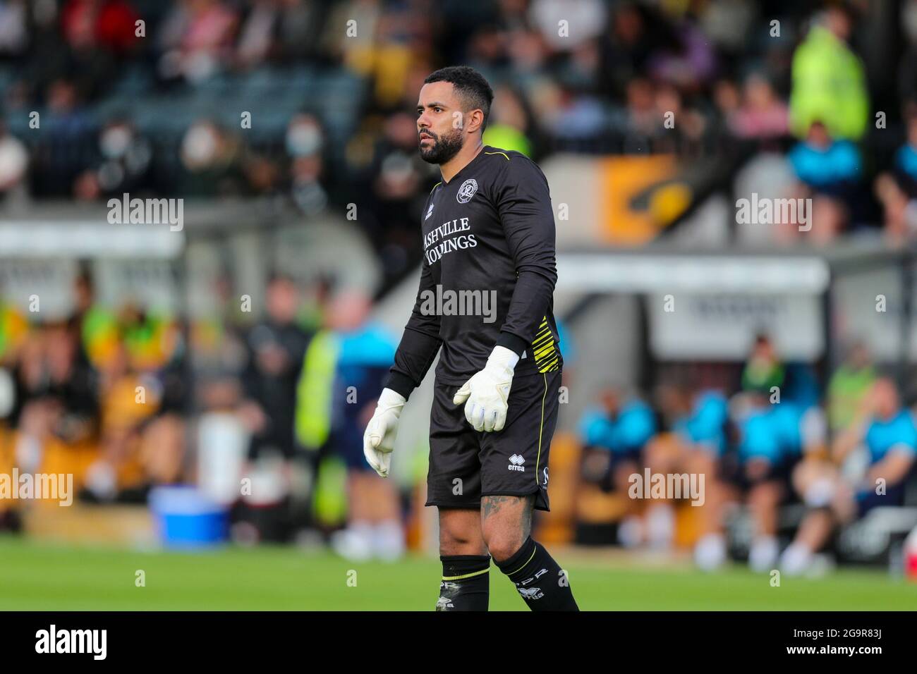 LONDON, GROSSBRITANNIEN. 27. JULI QPR Keepr Jordan Archer während des Vorsaison-Freundschaftsspiel zwischen Cambridge United und Queens Park Rangers im R Costings Abbey Stadium, Cambridge am Dienstag, 27. Juli 2021. (Kredit: Ian Randall | MI News) Kredit: MI News & Sport /Alamy Live News Stockfoto