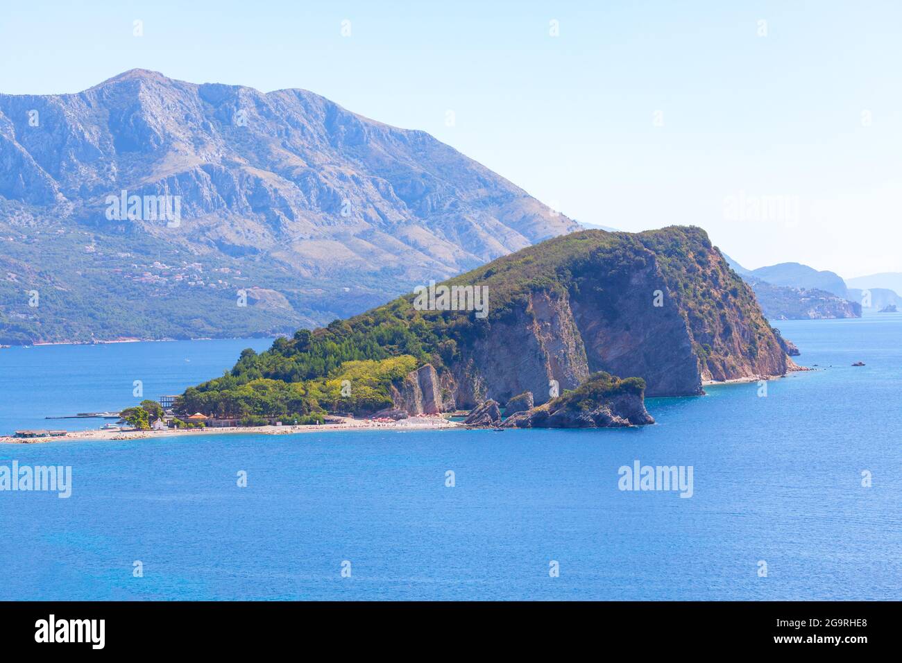 Sveti Nikola Insel in Montenegro . Insel in der Adria in der Nähe von Budva Stadt Stockfoto