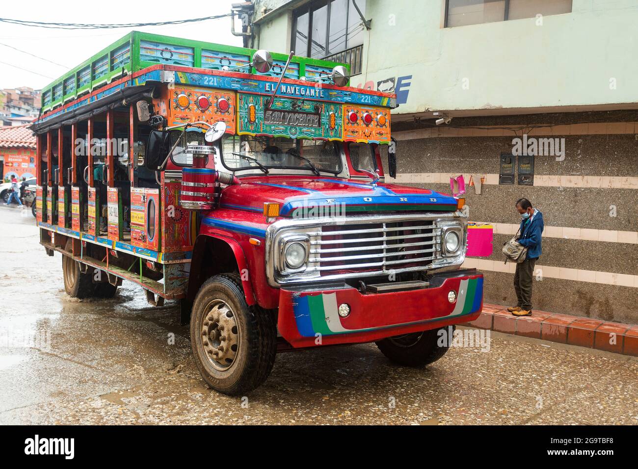 San Vicente Ferrer, Antioquia - Kolumbien. 25. Juli 2021. Bunte und indigene Transport von kolumbianischen Städten Stockfoto