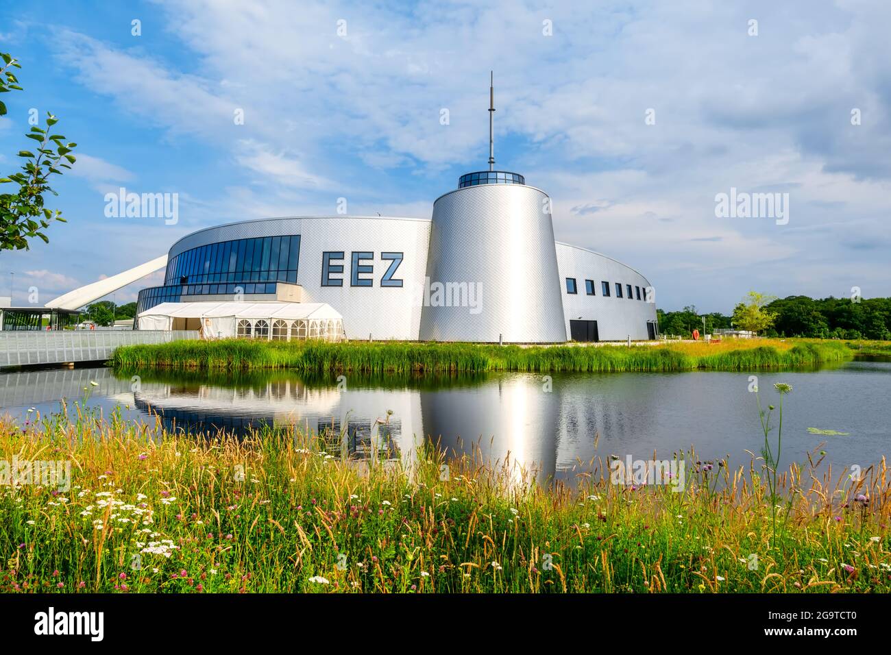 Energie-, Bildungs- und Erlebniszentrum Aurich (AWZ Aurich), Ostfriesland. - Energie-, Bildungs- und Erlebnis-Zentrum Aurich (AWZ Aurich), Ostfriesland. Stockfoto