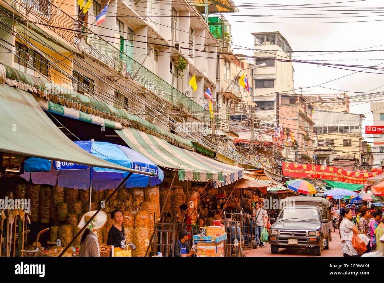 Bangkok Slums. Chinatown und Klong Toei Stockfoto