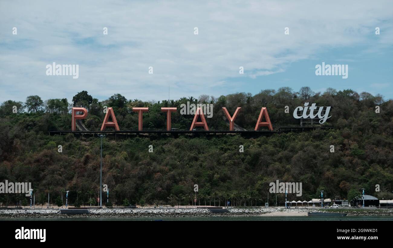 Plakatwand Schild Farbige Lichter Stadt Logo Pattaya Thailand Stockfoto