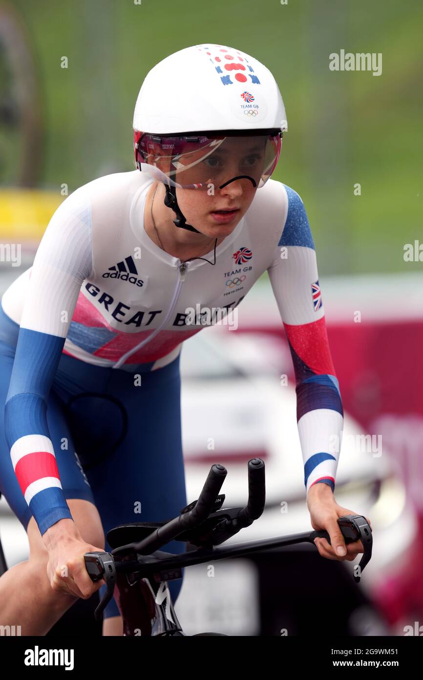 Die britische Anna Shackley tritt am fünften Tag der Olympischen Spiele in Tokio 2020 in Japan beim Road Cycling auf dem Fuji International Speedway im Einzelzeitfahren der Frauen an. Bilddatum: Mittwoch, 28. Juli 2021. Stockfoto