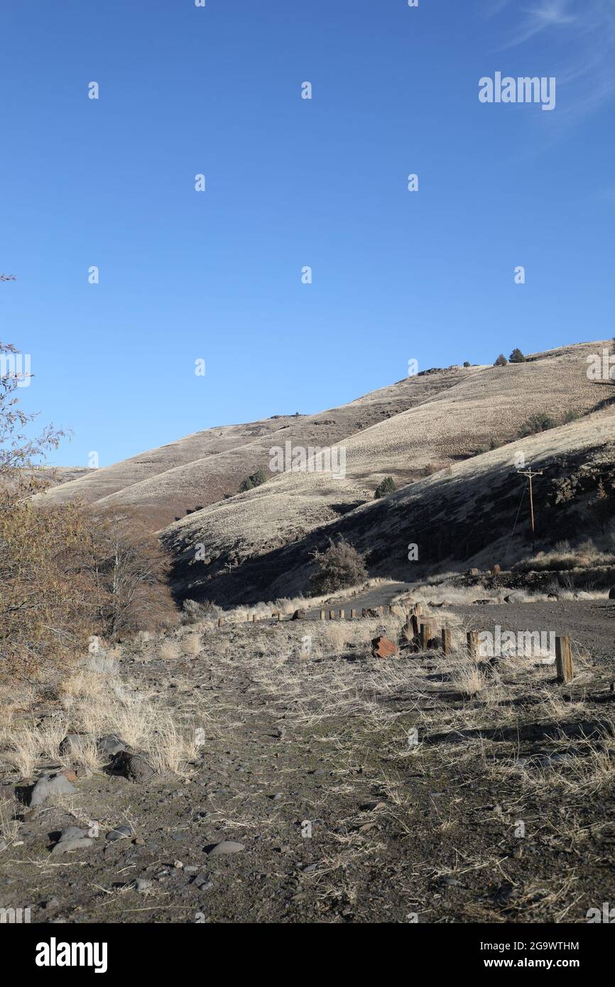 Maupin, im Zentrum von Oregon. Maupin liegt in den darfweichen Landschaften östlich der Cascade Range. Stockfoto