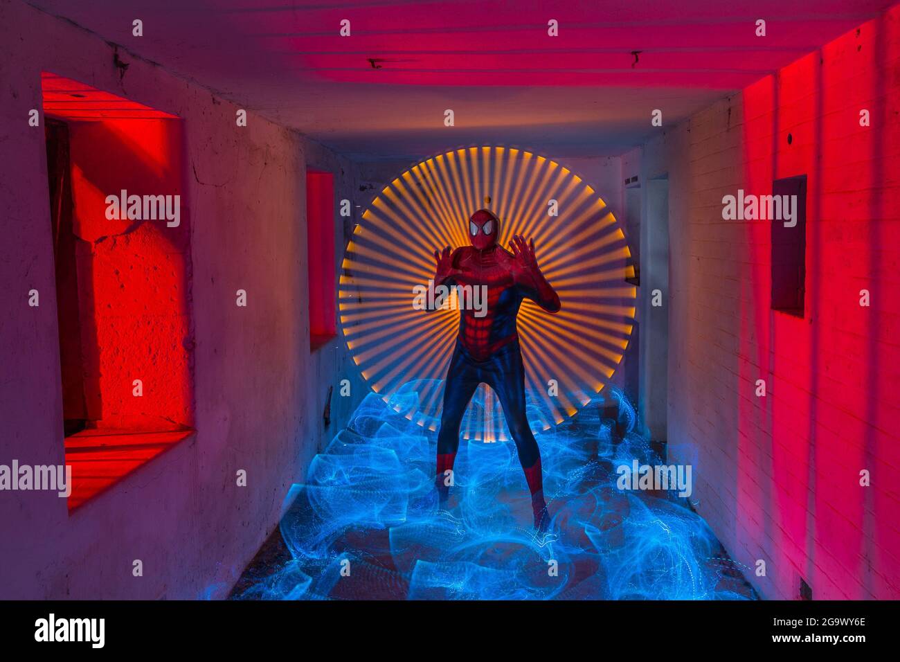 Spiderman - raus Rettung der Welt. Leichte Malerei Im Mittleren Hafen Von Sydney Stockfoto
