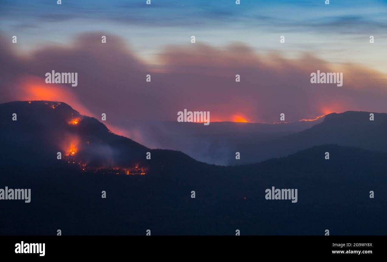 Ruiend Castle Fire - Katoomba Blue Mountains, Weihnachten 2019 Stockfoto