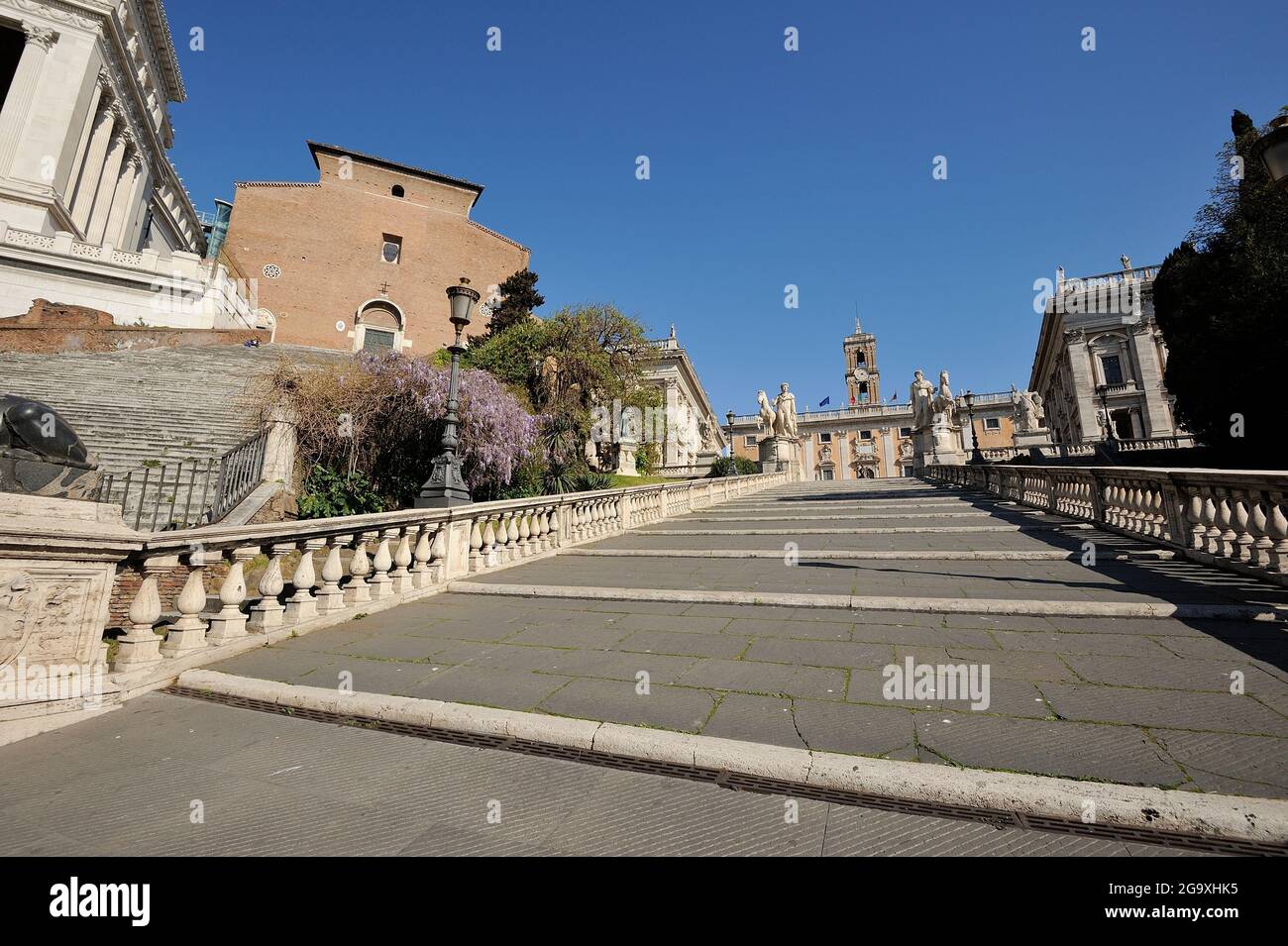 Italien, Rom, Kapitolshügel, Kirche Santa Maria in Ara Coeli, Cordonata und Campidoglio Stockfoto