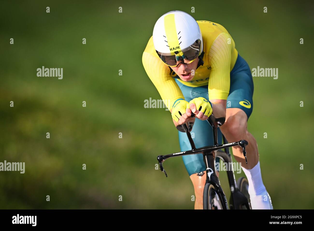 Der Australier Rohan Dennis, der am sechsten Tag der Olympischen Spiele in Tokio 2020 in Aktion bei einem 42,4-km-Rennen der Männer im Zeitfahren zu sehen war Stockfoto