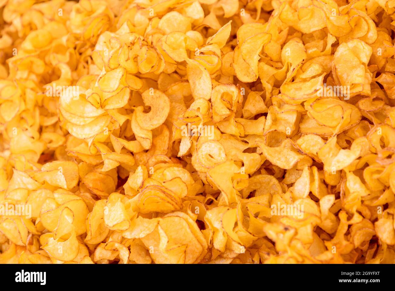Vollformat mit köstlichen pommes frites im rustikalen Stil (selektiver Fokus, stilisierte Fotobearbeitung) Stockfoto