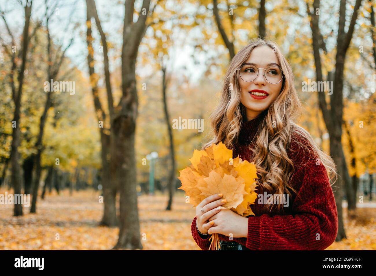 Aktivitäten für Happy Fall, verbessern Sie sich, Möglichkeiten, glücklich und gesund Herbst. Umarmen Sie Leben, Glück, fröhliche Gewohnheiten, Achtsamkeit, Gesundheit und Stockfoto