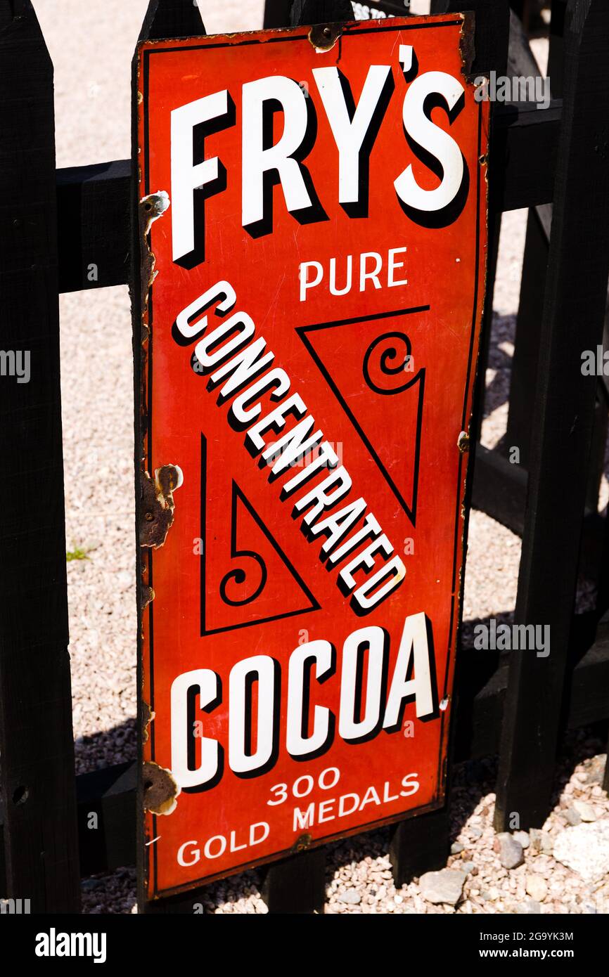 Highland Dampfeisenbahn. Boot von Garten. Vintage Fry's Enamel-Schild. Speyside-Eisenbahnen. Schottland, Vereinigtes Königreich Stockfoto