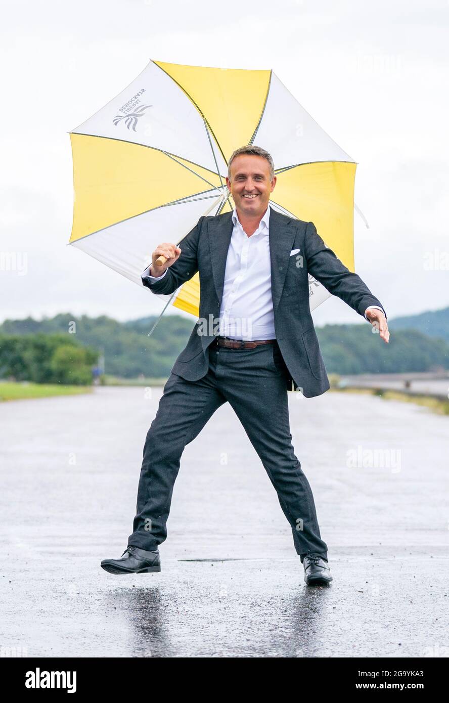 Alex Cole-Hamilton, MSP für Edinburgh West, gibt seinen Antrag bekannt, der nächste Vorsitzende der schottischen Liberaldemokraten im Boardwalk Beach Club in Edinburgh zu werden. Bilddatum: Mittwoch, 28. Juli 2021. Stockfoto