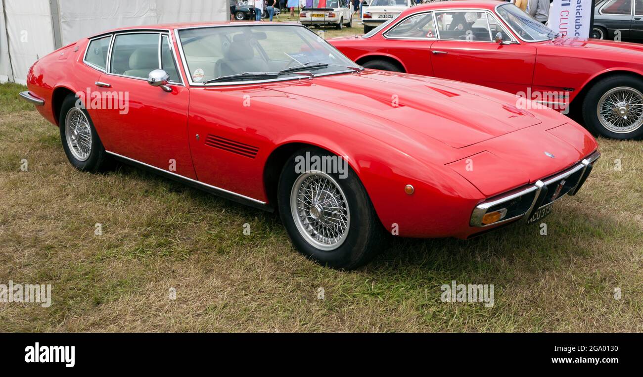 Dreiviertel Frontansicht eines Red, 1971, Maserati Ghibli 4900 SS, ausgestellt auf der 2021, London Classic Car Show Stockfoto