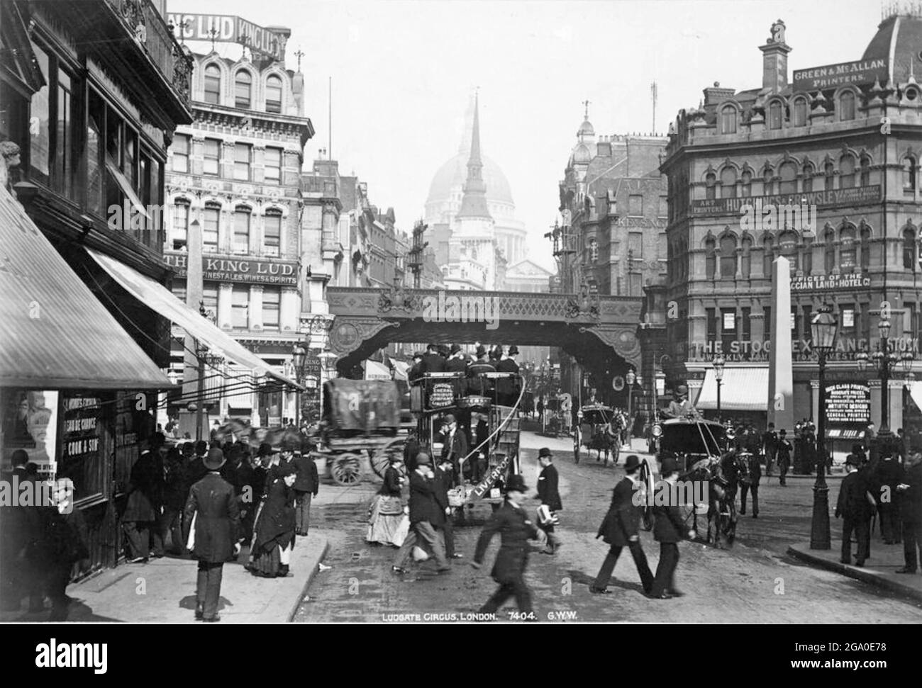 LUDGATE CIRCUS, London, etwa 1890 mit Blick nach Osten in Richtung St. Paul's Stockfoto