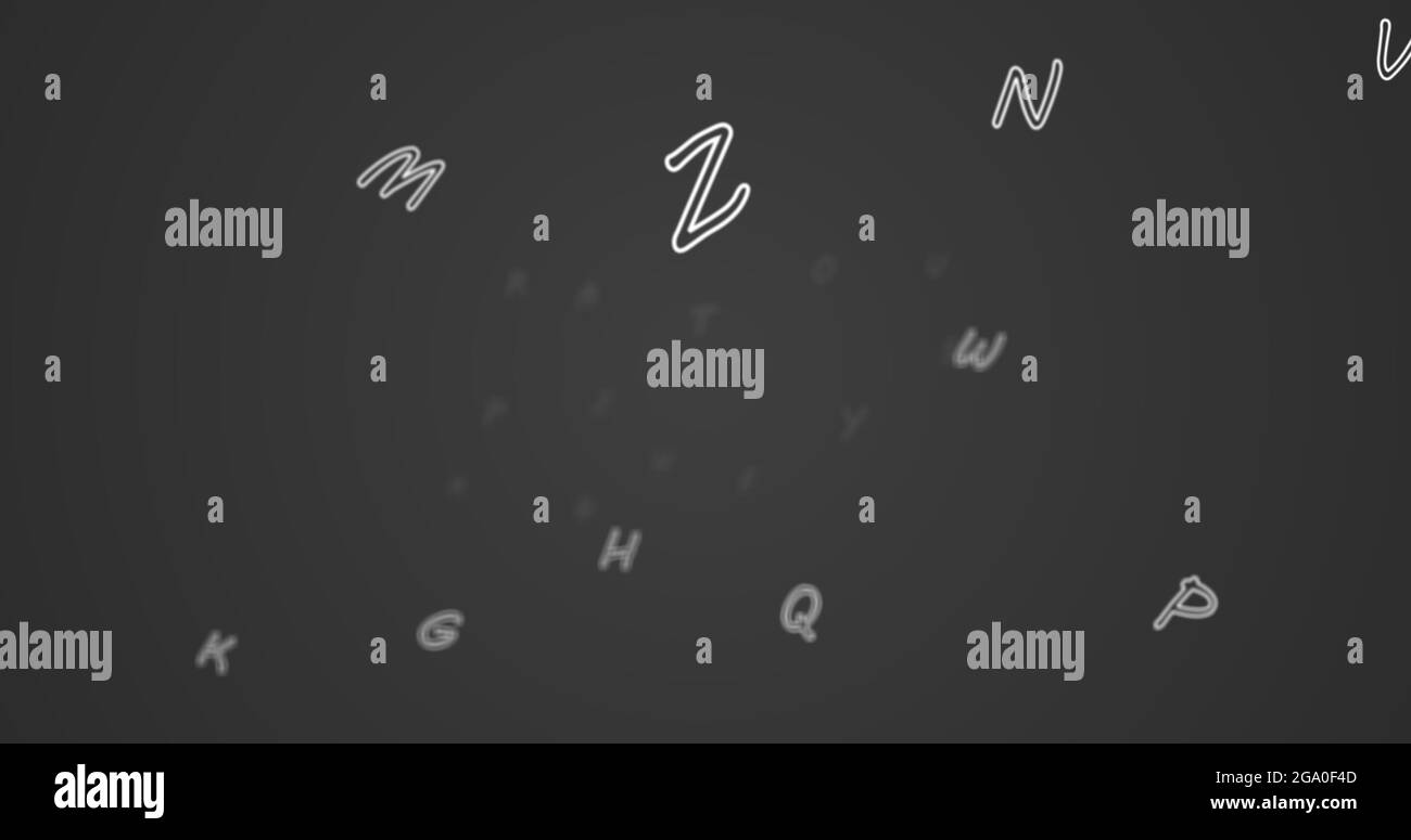 Zufällige Buchstaben im Alphabet, die in einem riesigen leeren Raum vorwärts schweben Stockfoto